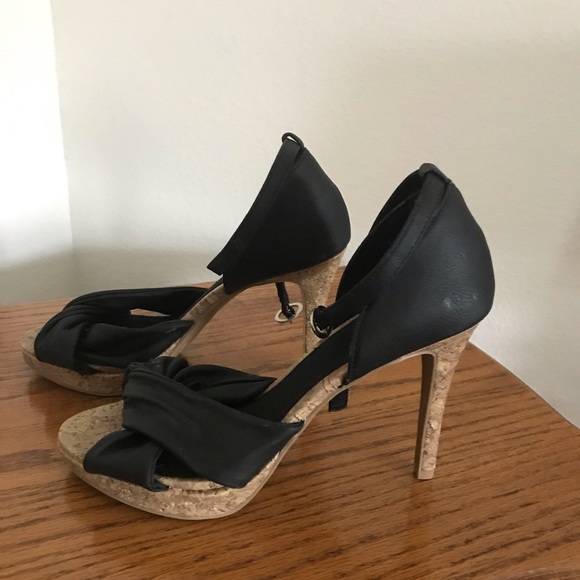 Woman’s Heels - Picture 3 of 4